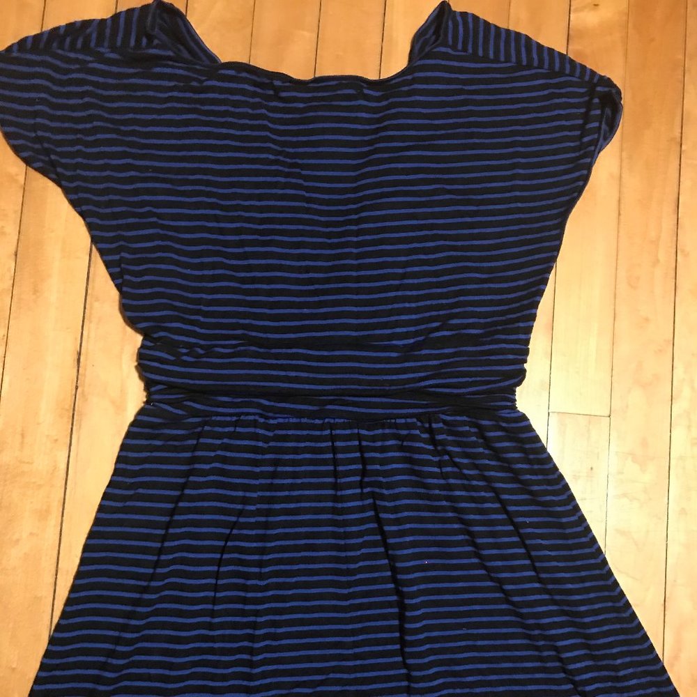 Max Studio Tunic - Picture 2 of 5